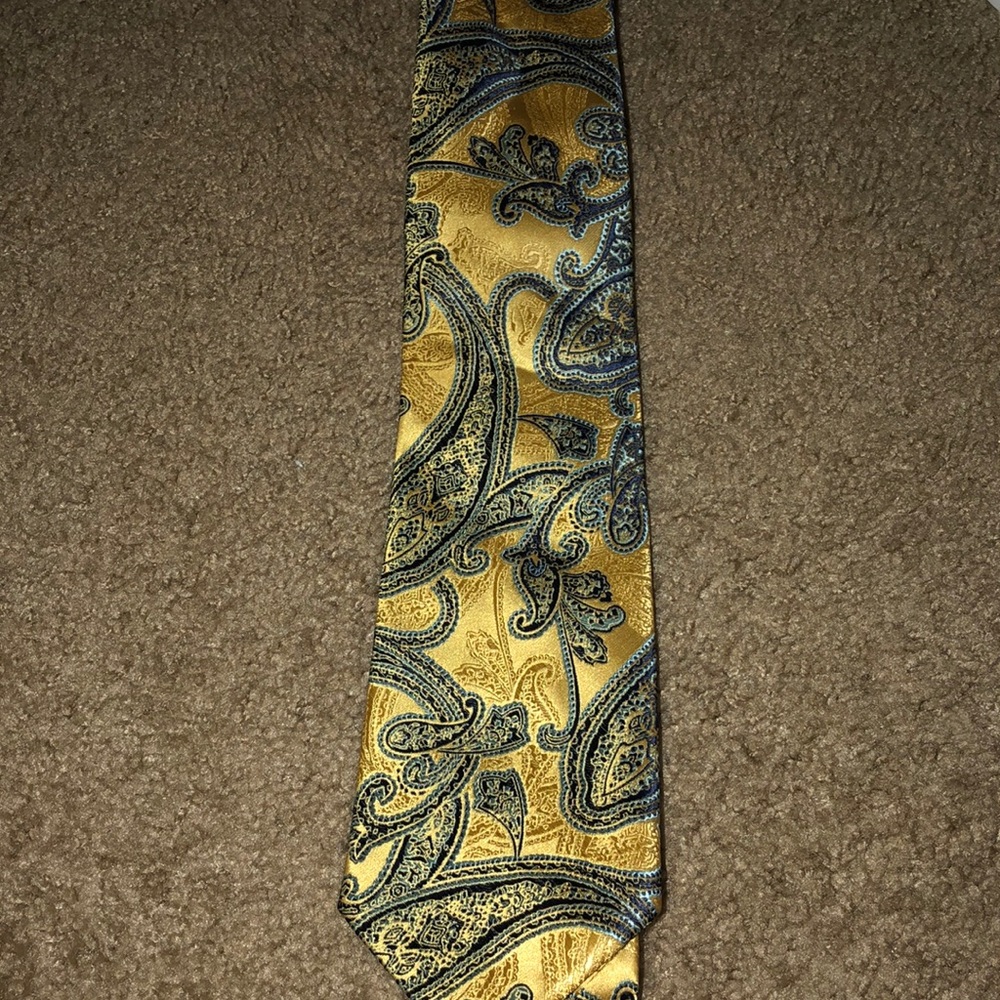 Men’s Manzini neckwear collection silk tie